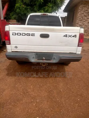 Dodge Dakota 2004 White