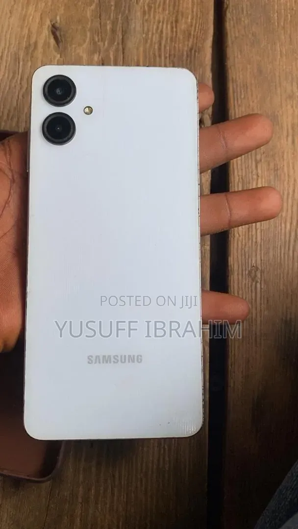 Samsung Galaxy A06 128 GB White