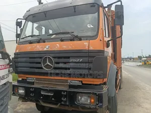 Mercedes Benz Compactor 10tyres