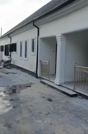 2bdrm Bungalow in Ugbomro, Warri for rent