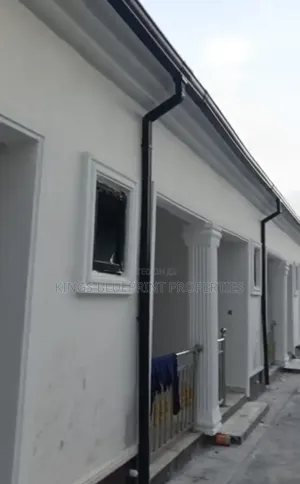 2bdrm Bungalow in Ugbomro, Warri for rent