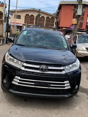 Toyota Highlander XLE 4x4 V6 (3.5L 6cyl 8A) 2017 Black