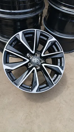 Quality Alloy Rims for Toyota Corolla 17