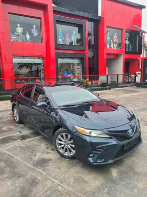 Toyota Camry 2019 Blue