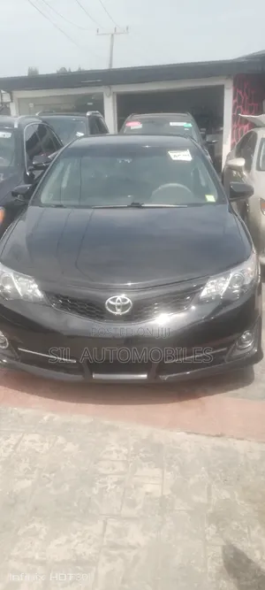 Toyota Camry SE 4dr Sedan (2.5L 4cyl 6A) 2012 Black