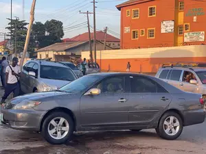 Toyota Camry LE 4dr Sedan (2.4L 4cyl 5A) 2006 Gray