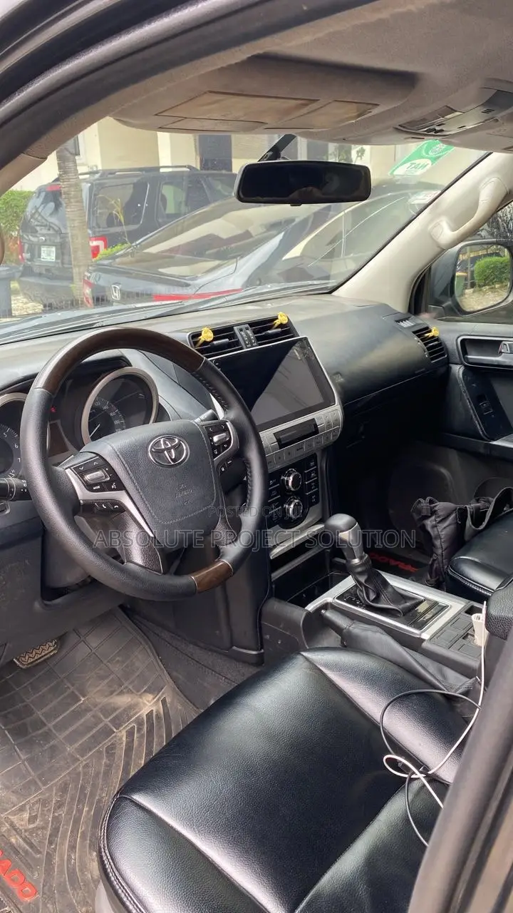 Toyota Land Cruiser Prado 2009 Black