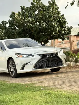 Lexus ES 2021 White