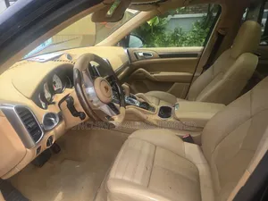 Porsche Cayenne 2017 Blue
