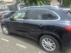 Porsche Cayenne 2017 Blue