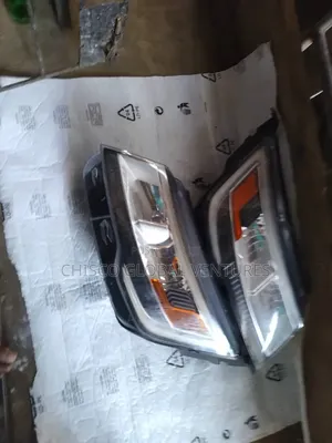 Headlight Ford Explorer 2017