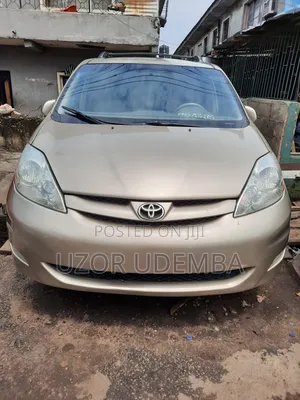 Toyota Sienna 2006 Gold