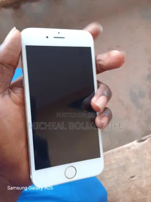 Apple iPhone 6s 16 GB Gold