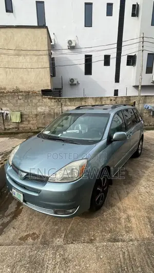 Toyota Sienna XLE AWD 2006 Gray