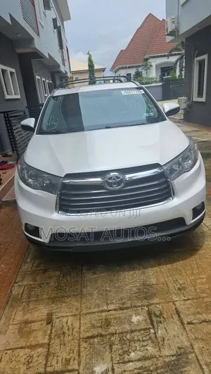 Toyota Highlander XLE V6 4x4 (3.5L 6cyl 6A) 2016 White