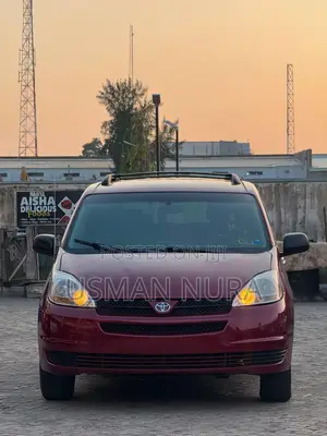 Toyota Sienna 2006 Maroon