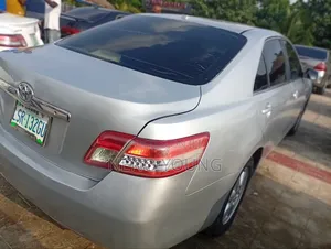 Toyota Camry 2010 Silver