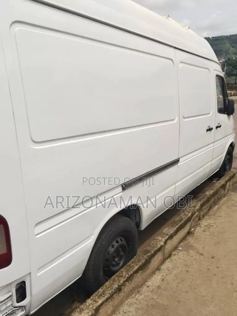 Mercedes-Benz Sprinter 2006 White