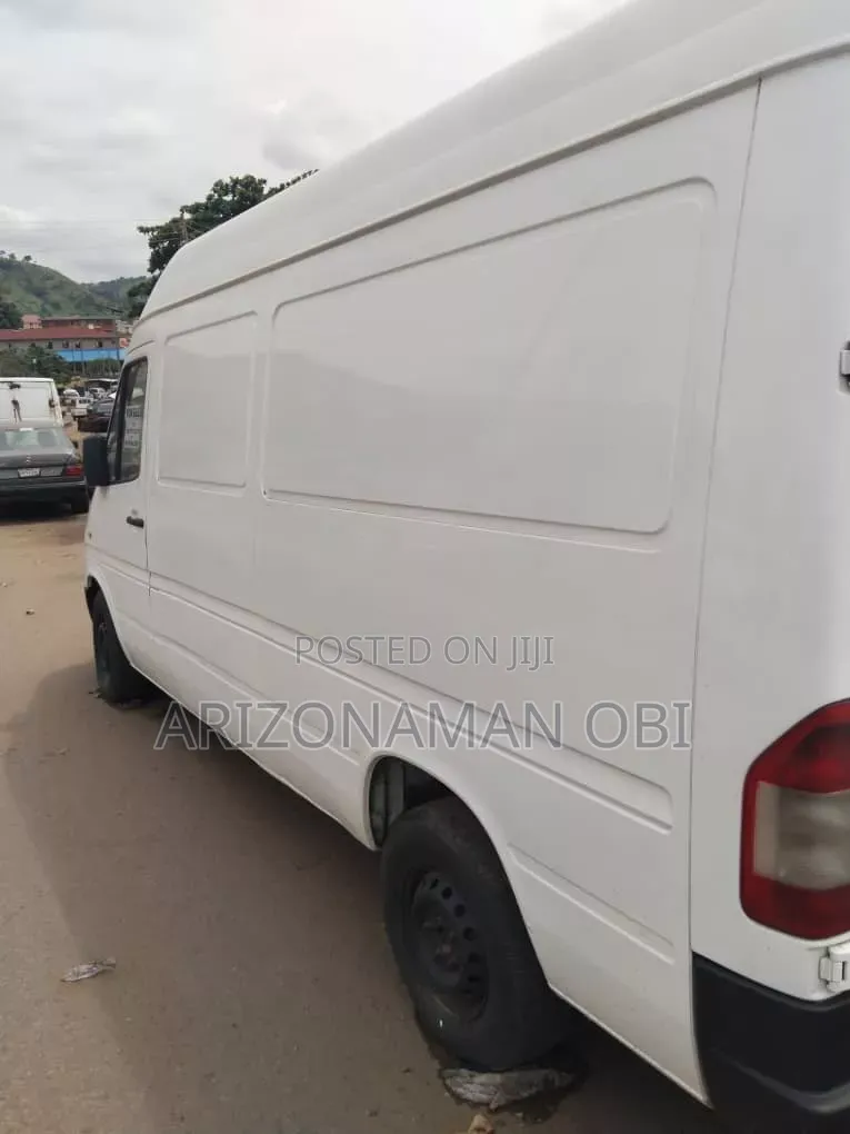Mercedes-Benz Sprinter 2006 White