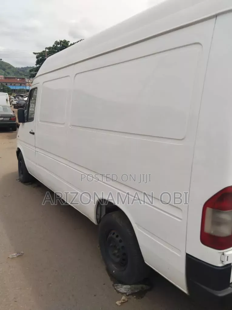 Mercedes-Benz Sprinter 2006 White