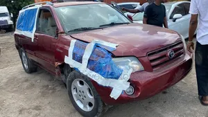 Toyota Highlander 2004 Burgundy