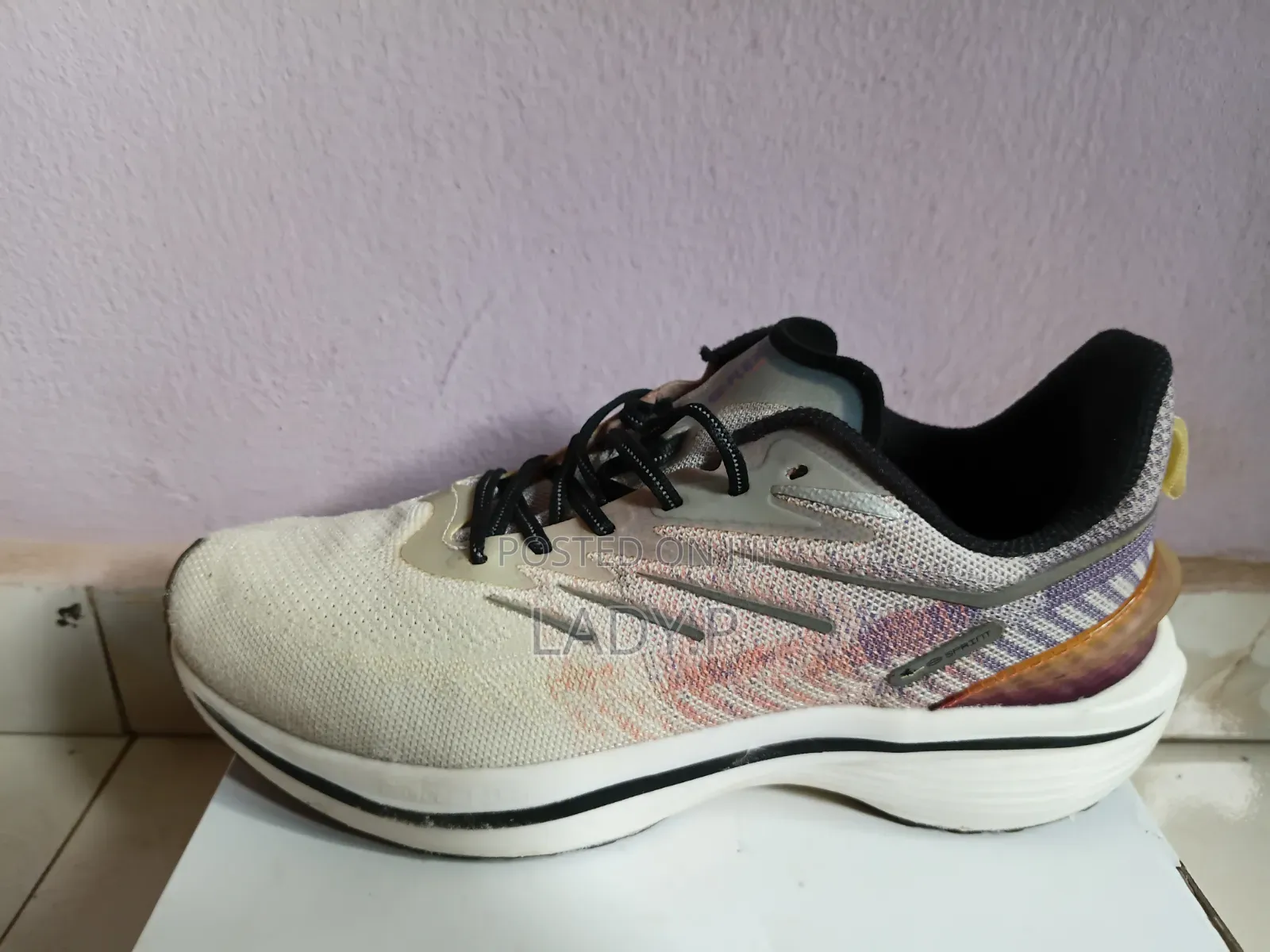 Erke a-Flex 3.0 Running Shoe- Size 42