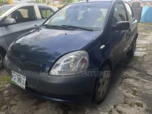 Toyota Yaris 2003 Blue