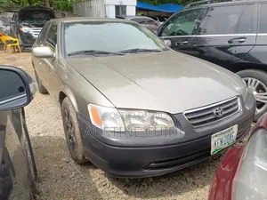 Toyota Camry LE 4dr Sedan (2.2L 4cyl 4A) 2001 Gray