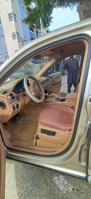 Porsche Cayenne 2006 Gold