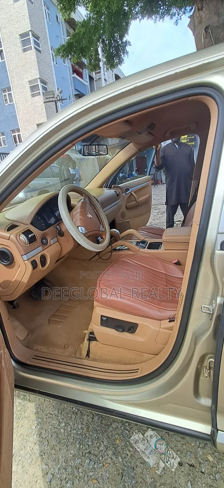 Porsche Cayenne 2006 Gold