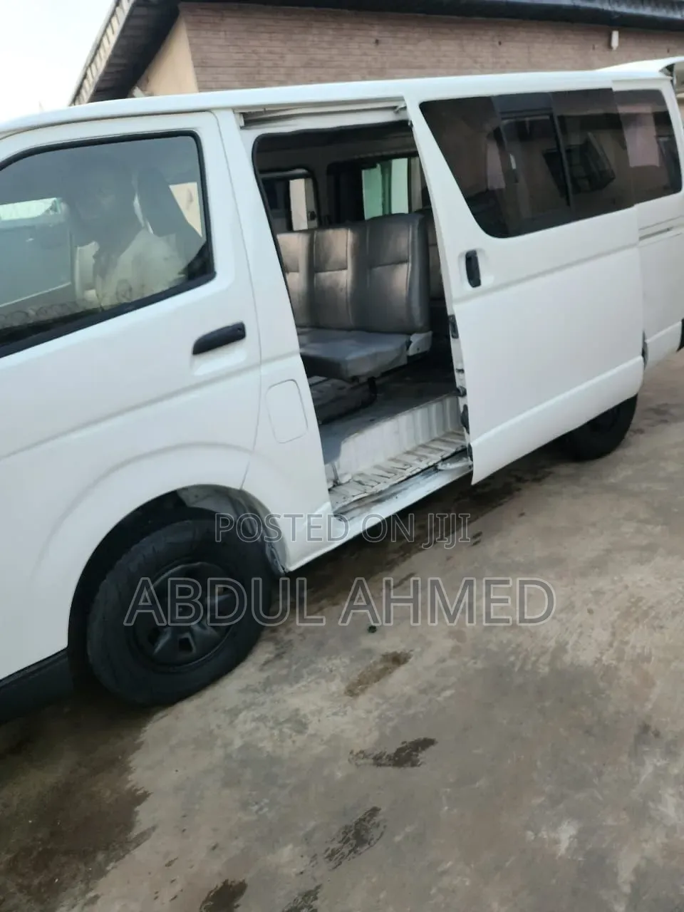 Toyota HiAce 2010 White