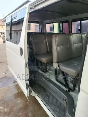 Toyota HiAce 2010 White