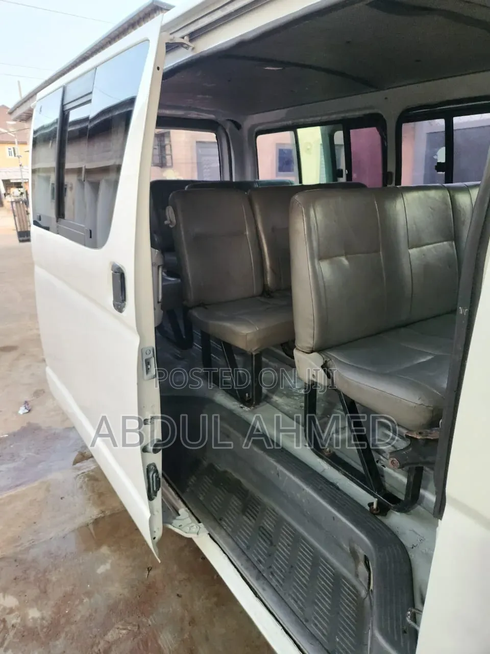 Toyota HiAce 2010 White