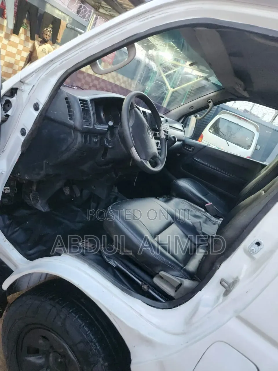 Toyota HiAce 2010 White
