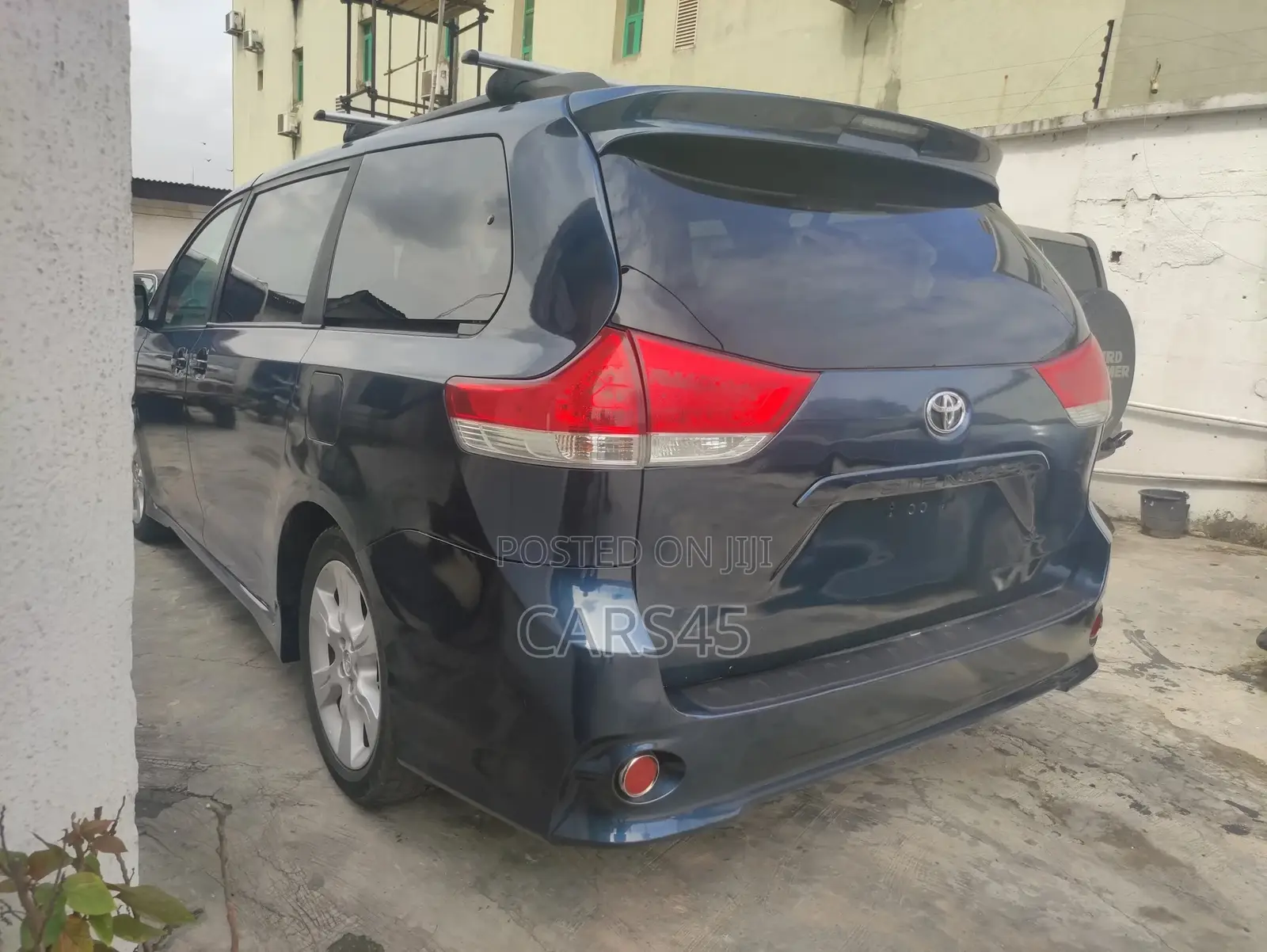Toyota Sienna 2011 Blue