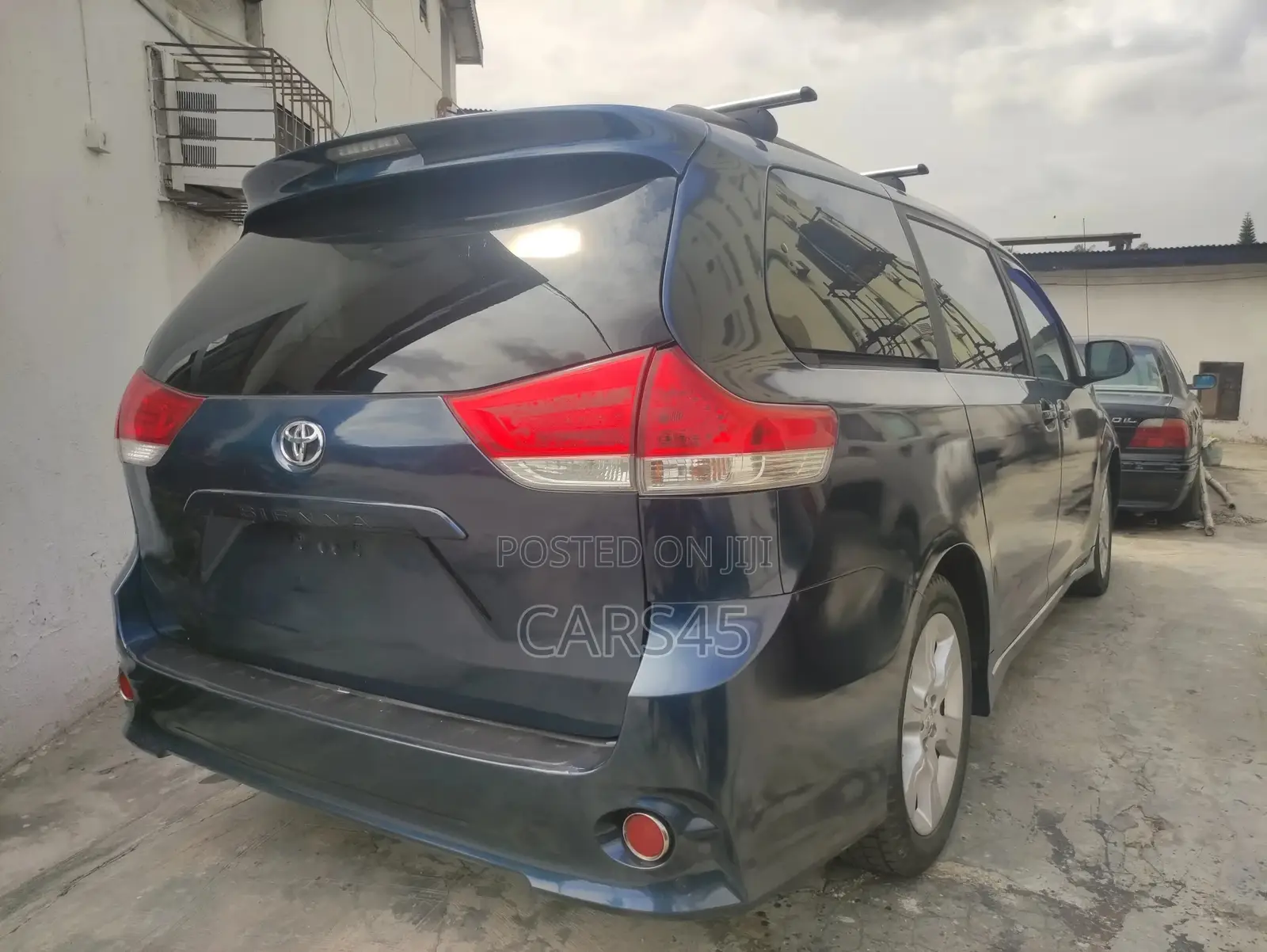 Toyota Sienna 2011 Blue