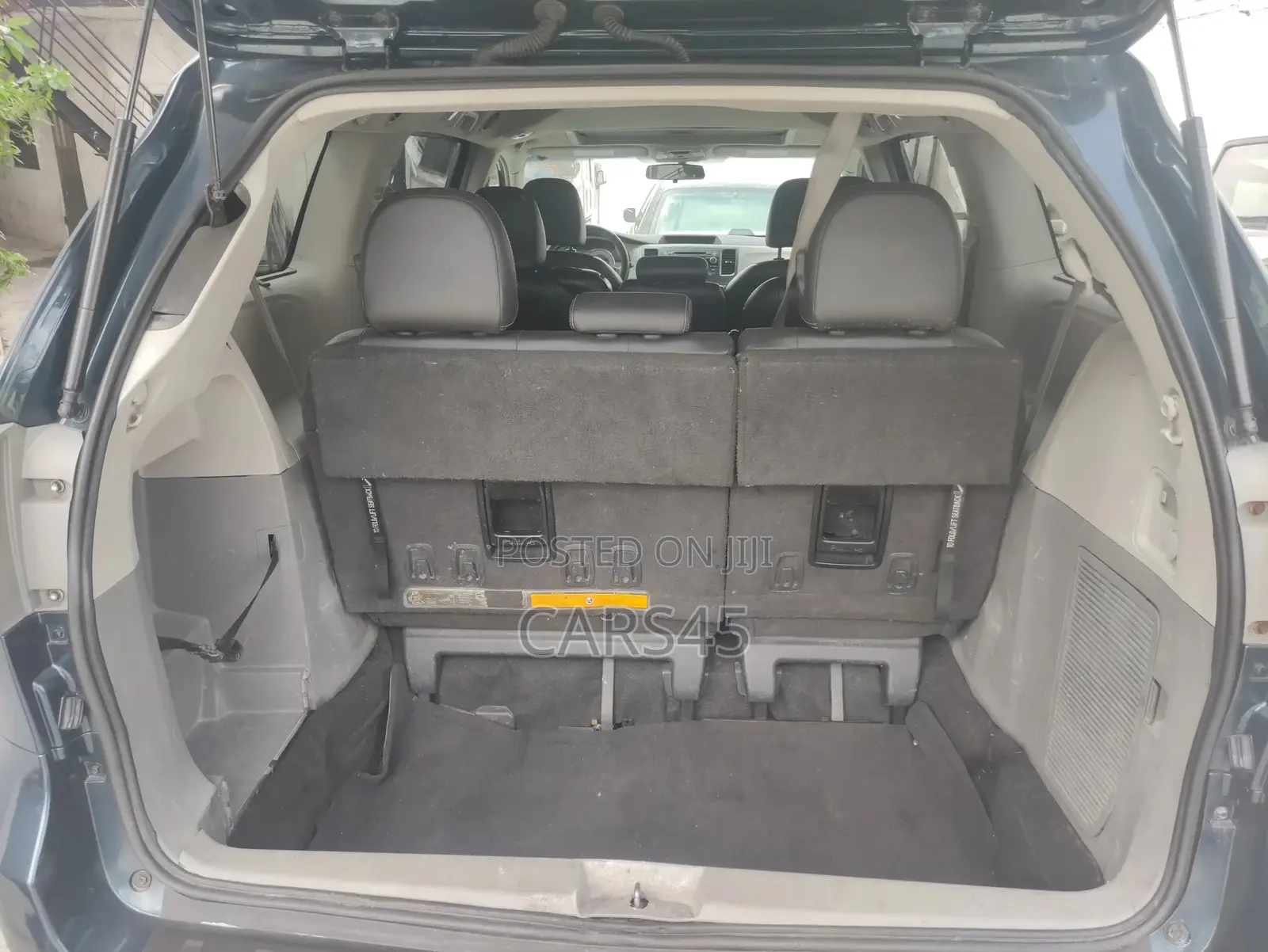 Toyota Sienna 2011 Blue