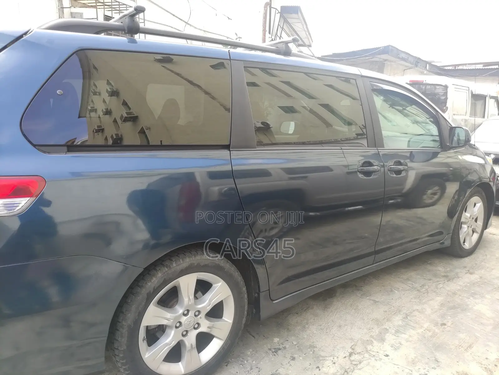 Toyota Sienna 2011 Blue