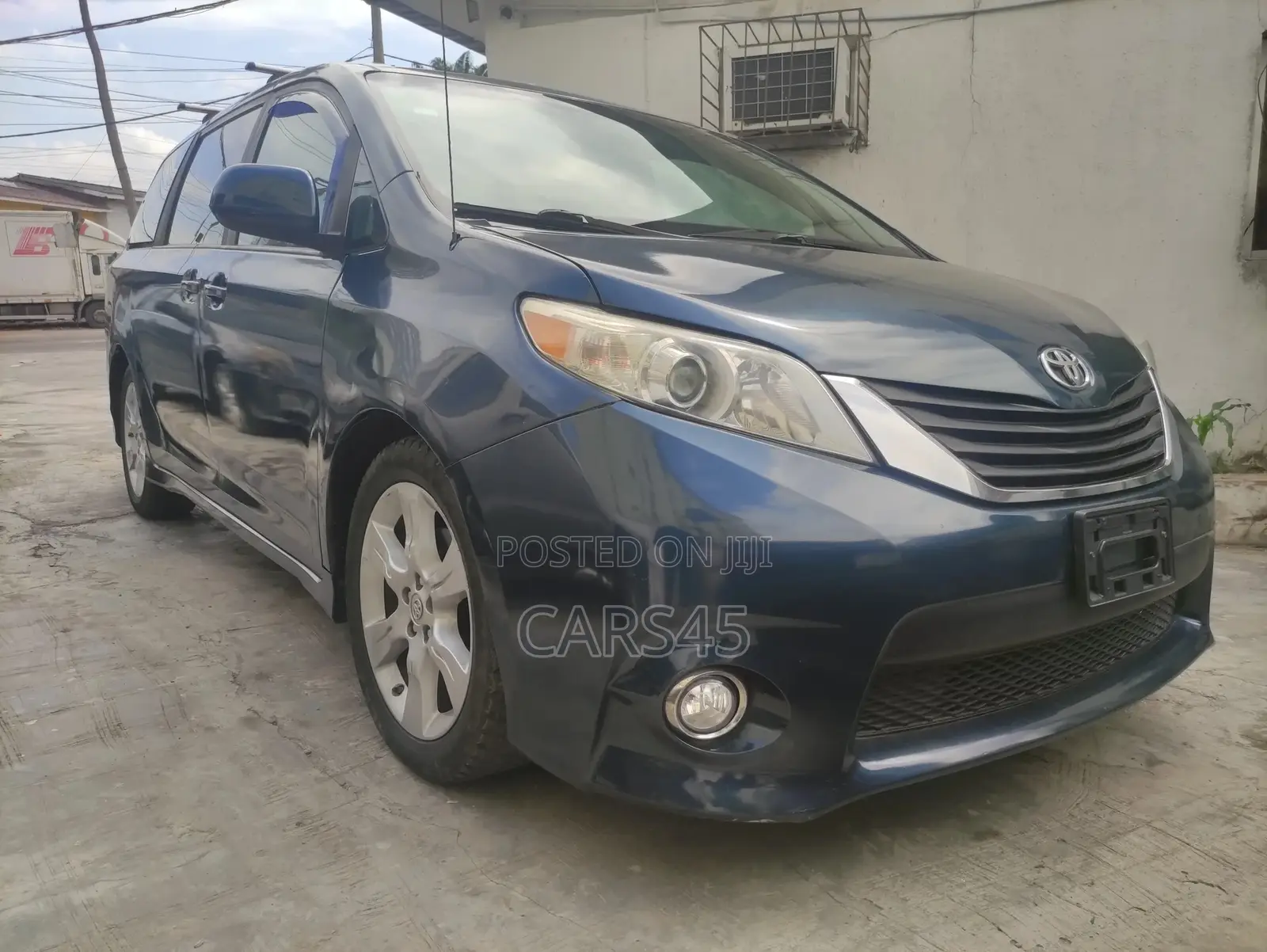 Toyota Sienna 2011 Blue