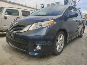Toyota Sienna 2011 Blue