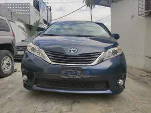 Toyota Sienna 2011 Blue