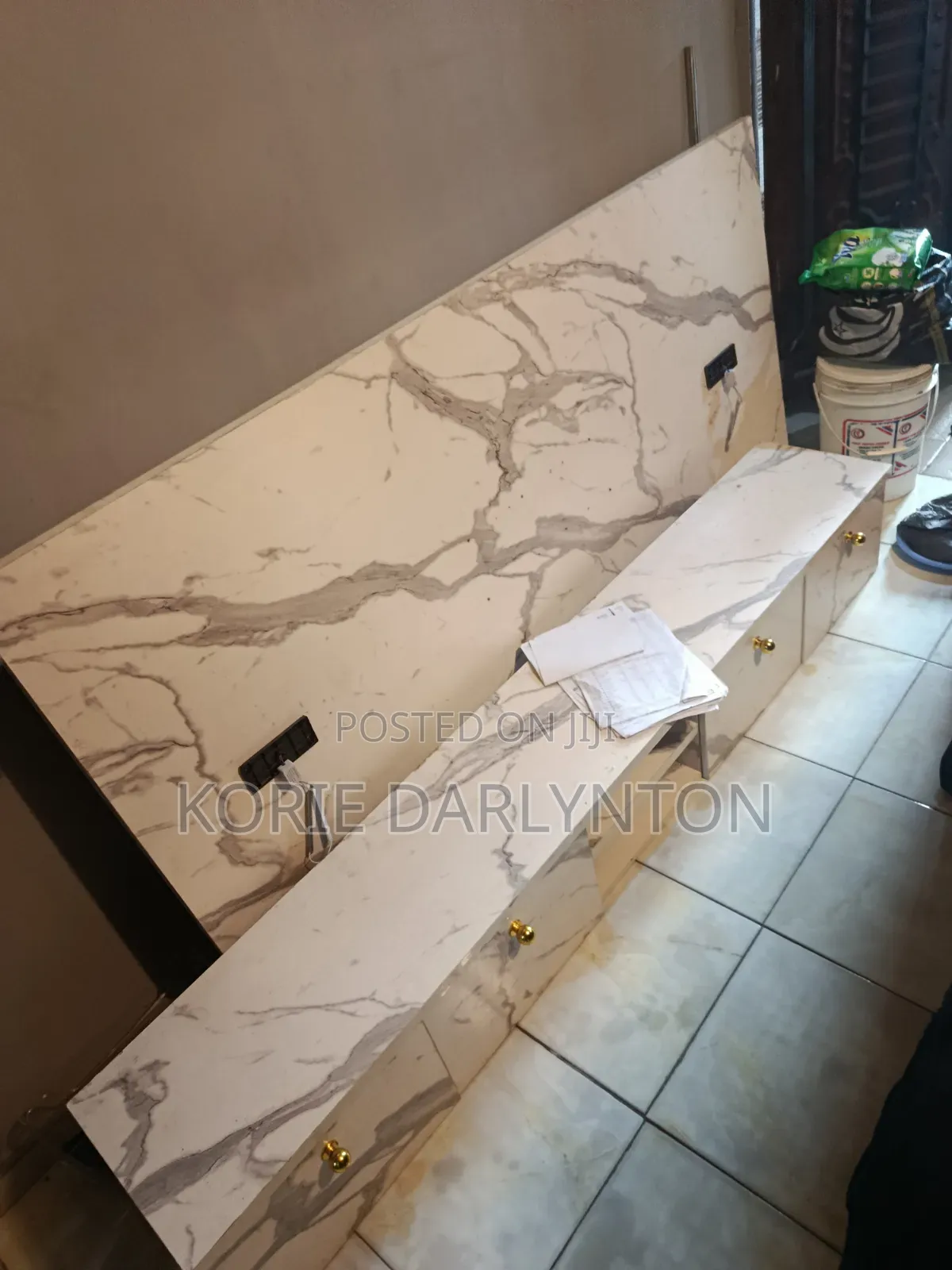 White Tv Console