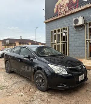 Toyota Avensis 2012 Black