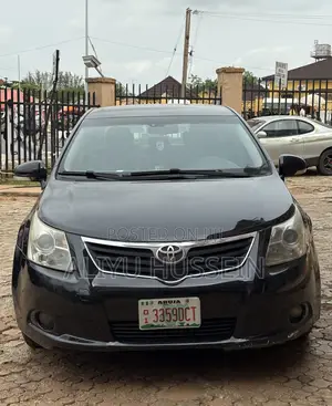 Toyota Avensis 2012 Black