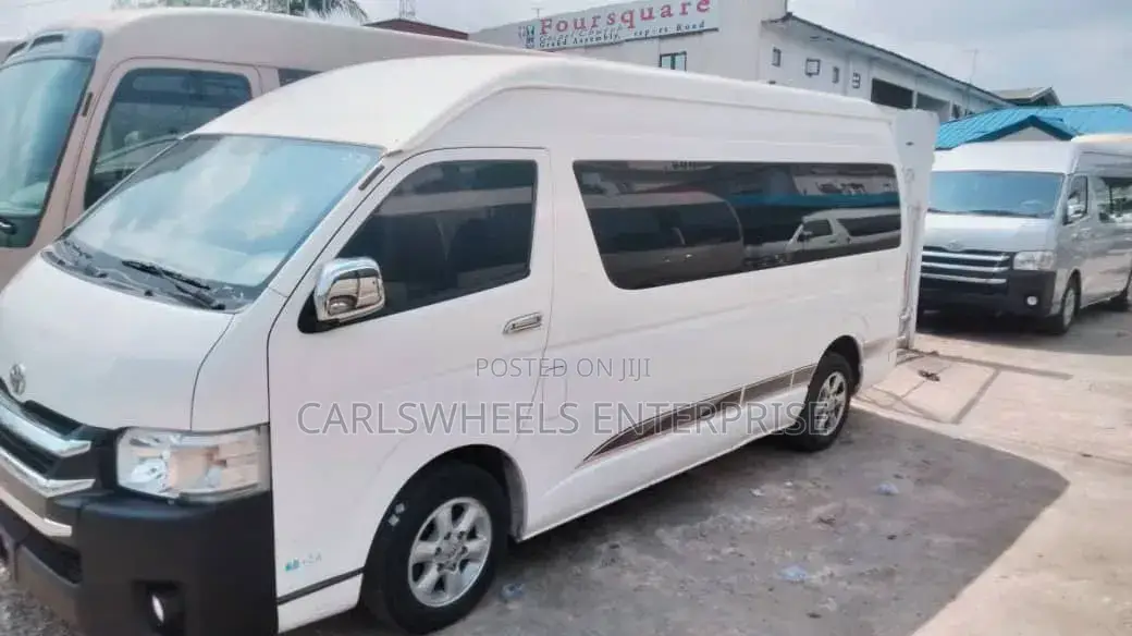 Toyota HiAce 2015 White