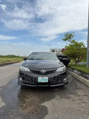 Toyota Camry SE 4dr Sedan (2.5L 4cyl 6A) 2012 Black