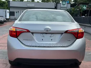 Toyota Corolla LE 4dr Sedan (1.8L 4cyl CVT) 2016 Silver