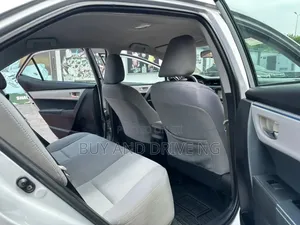 Toyota Corolla LE 4dr Sedan (1.8L 4cyl CVT) 2016 Silver