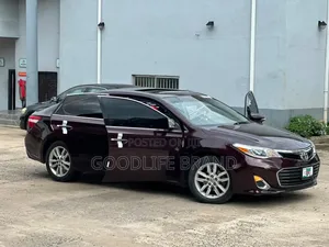 Toyota Avalon XLE Sedar FWD (3.5L 6cyl 6A) 2013 Red