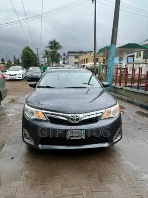Toyota Camry XLE 4dr Sedan (3.5L 6cyl 6A) 2014 Gray